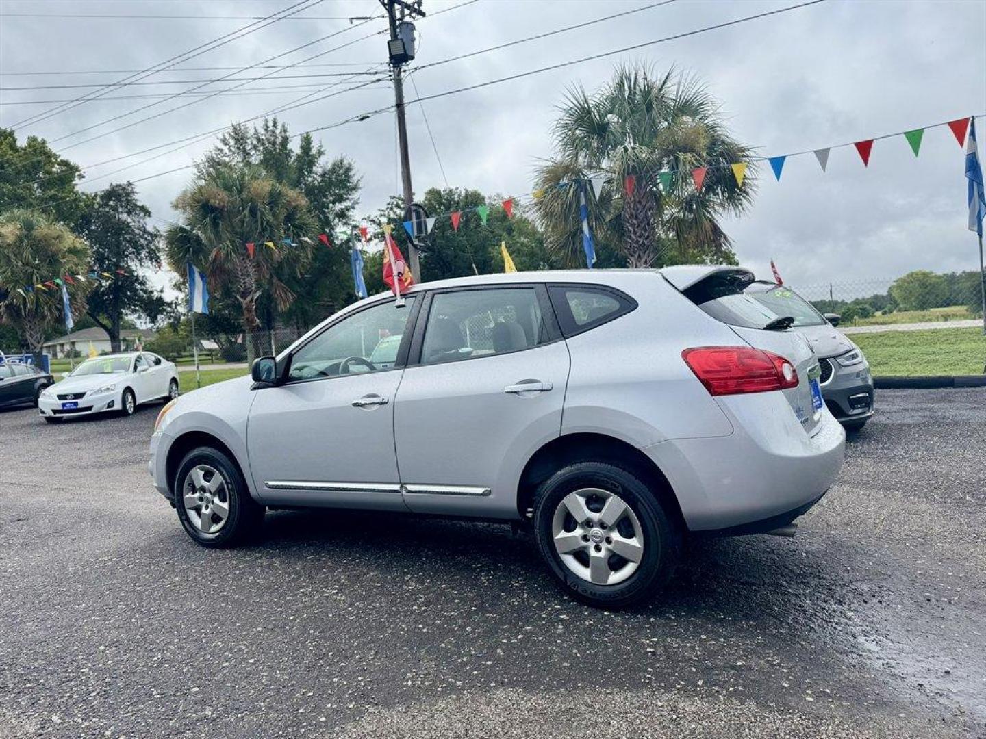 2013 Silver /Grey Nissan Rogue (JN8AS5MT6DW) with an 2.5l I-4 MPI Dohc 2.5l engine, Automatic transmission, located at 745 East Steele Rd., West Columbia, SC, 29170, (803) 755-9148, 33.927212, -81.148483 - Special Internet Price! 2013 Nissan Rogue with AM/FM radio, Cruise control, Cloth interior, Powered windows, Powered door locks, Plus more! - Photo#5