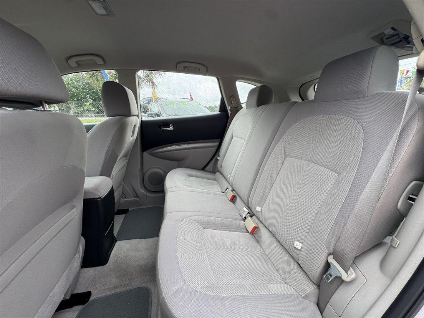 2013 Silver /Grey Nissan Rogue (JN8AS5MT6DW) with an 2.5l I-4 MPI Dohc 2.5l engine, Automatic transmission, located at 745 East Steele Rd., West Columbia, SC, 29170, (803) 755-9148, 33.927212, -81.148483 - Special Internet Price! 2013 Nissan Rogue with AM/FM radio, Cruise control, Cloth interior, Powered windows, Powered door locks, Plus more! - Photo#20