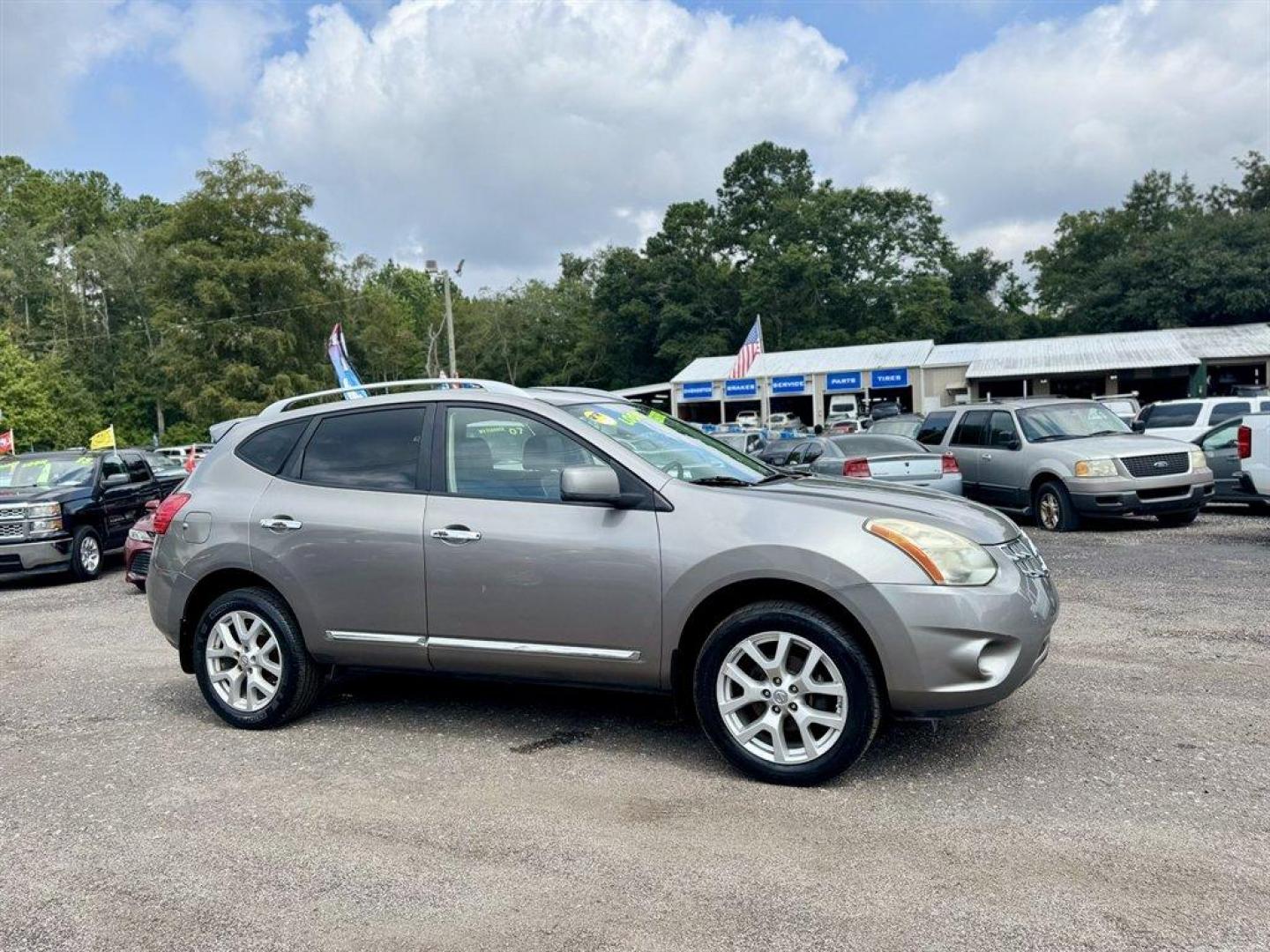 2011 Grey /Black Nissan Rogue (JN8AS5MT4BW) with an 2.5l I-4 MPI Dohc 2.5l engine, Automatic transmission, located at 745 East Steele Rd., West Columbia, SC, 29170, (803) 755-9148, 33.927212, -81.148483 - Special Internet Price! 2011 Nissan Rogue - Photo#2