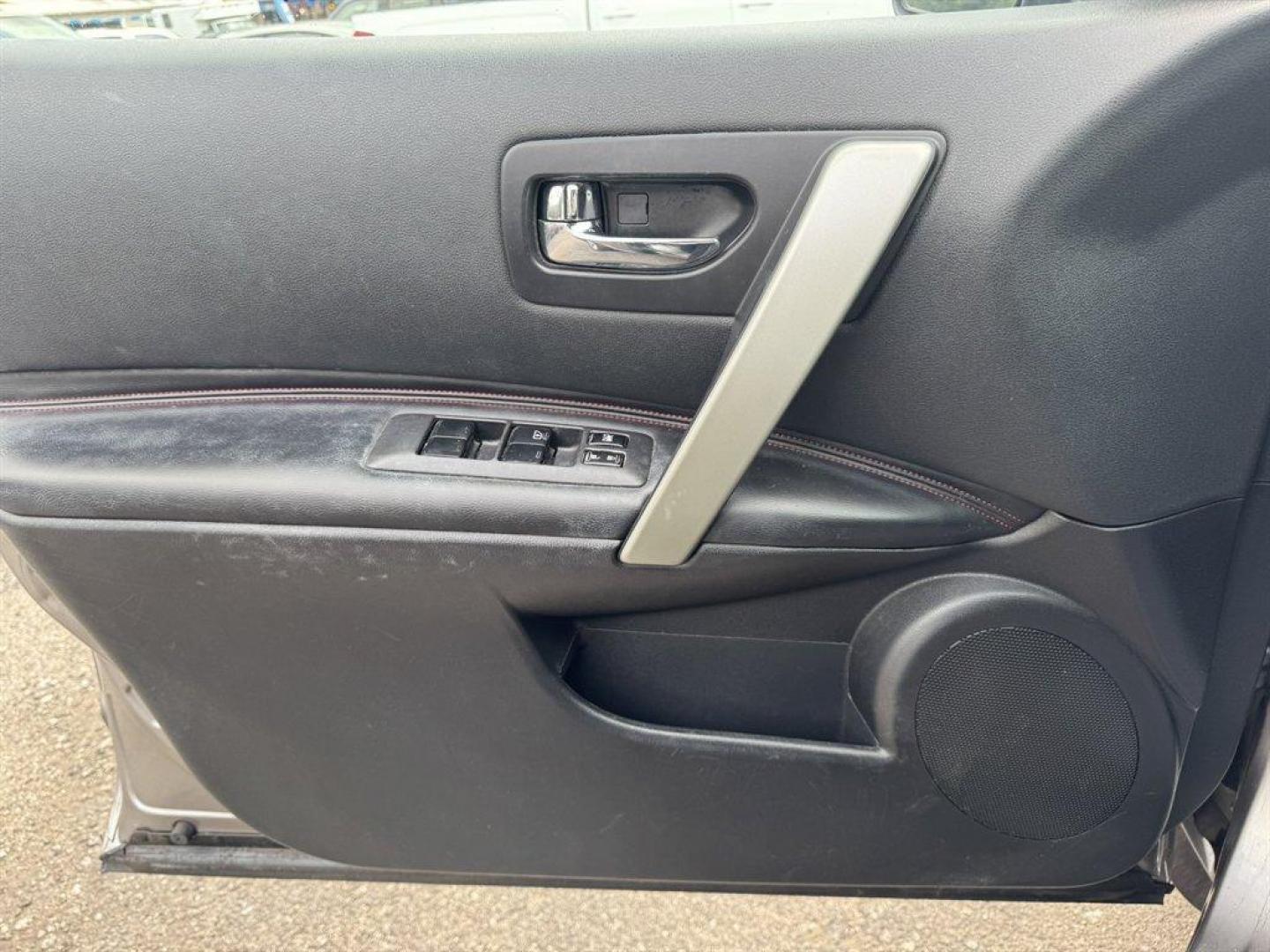 2011 Grey /Black Nissan Rogue (JN8AS5MT4BW) with an 2.5l I-4 MPI Dohc 2.5l engine, Automatic transmission, located at 745 East Steele Rd., West Columbia, SC, 29170, (803) 755-9148, 33.927212, -81.148483 - Special Internet Price! 2011 Nissan Rogue - Photo#19