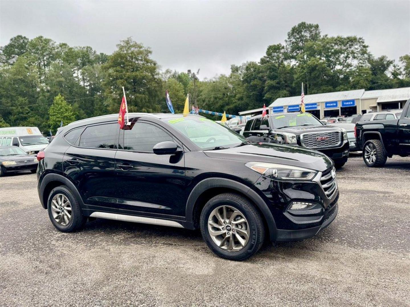 2018 Black /Grey Hyundai Tucson (KM8J33A41JU) with an 2.0l I-4 DI Dohc Cvvt 2.0 engine, Automatic transmission, located at 745 East Steele Rd., West Columbia, SC, 29170, (803) 755-9148, 33.927212, -81.148483 - Special Internet Price! 2018 Hyundai Tucson with AM/FM radio, Bluetooth, Backup camera, Cruise control, Keyless entry, Cloth interior, Powered windows, Powered door locks, Plus more! - Photo#2