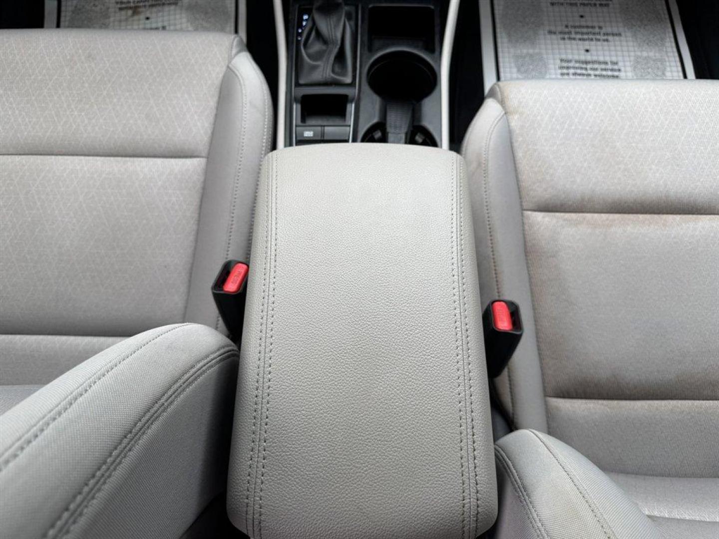 2018 Black /Grey Hyundai Tucson (KM8J33A41JU) with an 2.0l I-4 DI Dohc Cvvt 2.0 engine, Automatic transmission, located at 745 East Steele Rd., West Columbia, SC, 29170, (803) 755-9148, 33.927212, -81.148483 - Special Internet Price! 2018 Hyundai Tucson with AM/FM radio, Bluetooth, Backup camera, Cruise control, Keyless entry, Cloth interior, Powered windows, Powered door locks, Plus more! - Photo#15