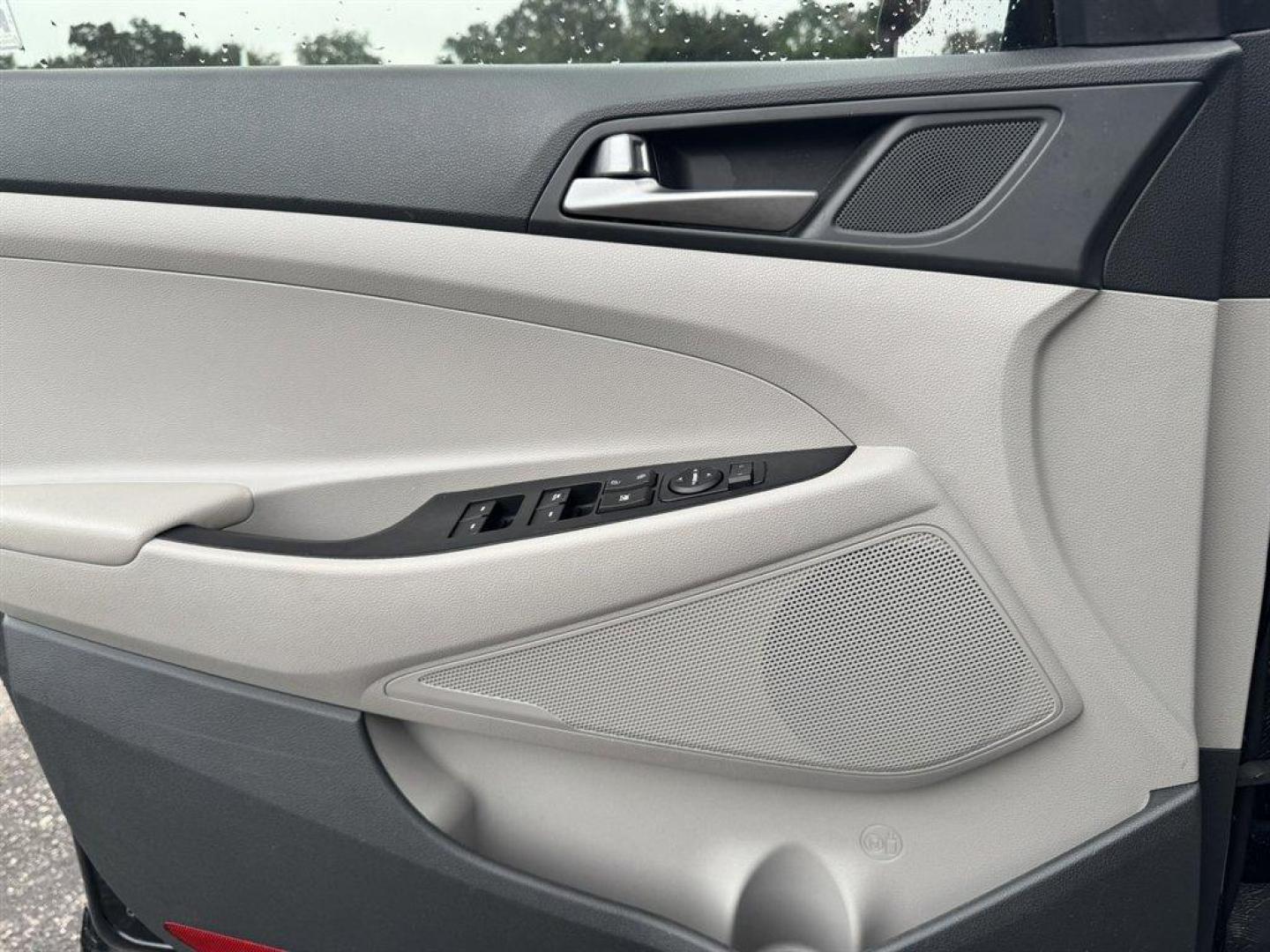 2018 Black /Grey Hyundai Tucson (KM8J33A41JU) with an 2.0l I-4 DI Dohc Cvvt 2.0 engine, Automatic transmission, located at 745 East Steele Rd., West Columbia, SC, 29170, (803) 755-9148, 33.927212, -81.148483 - Special Internet Price! 2018 Hyundai Tucson with AM/FM radio, Bluetooth, Backup camera, Cruise control, Keyless entry, Cloth interior, Powered windows, Powered door locks, Plus more! - Photo#18