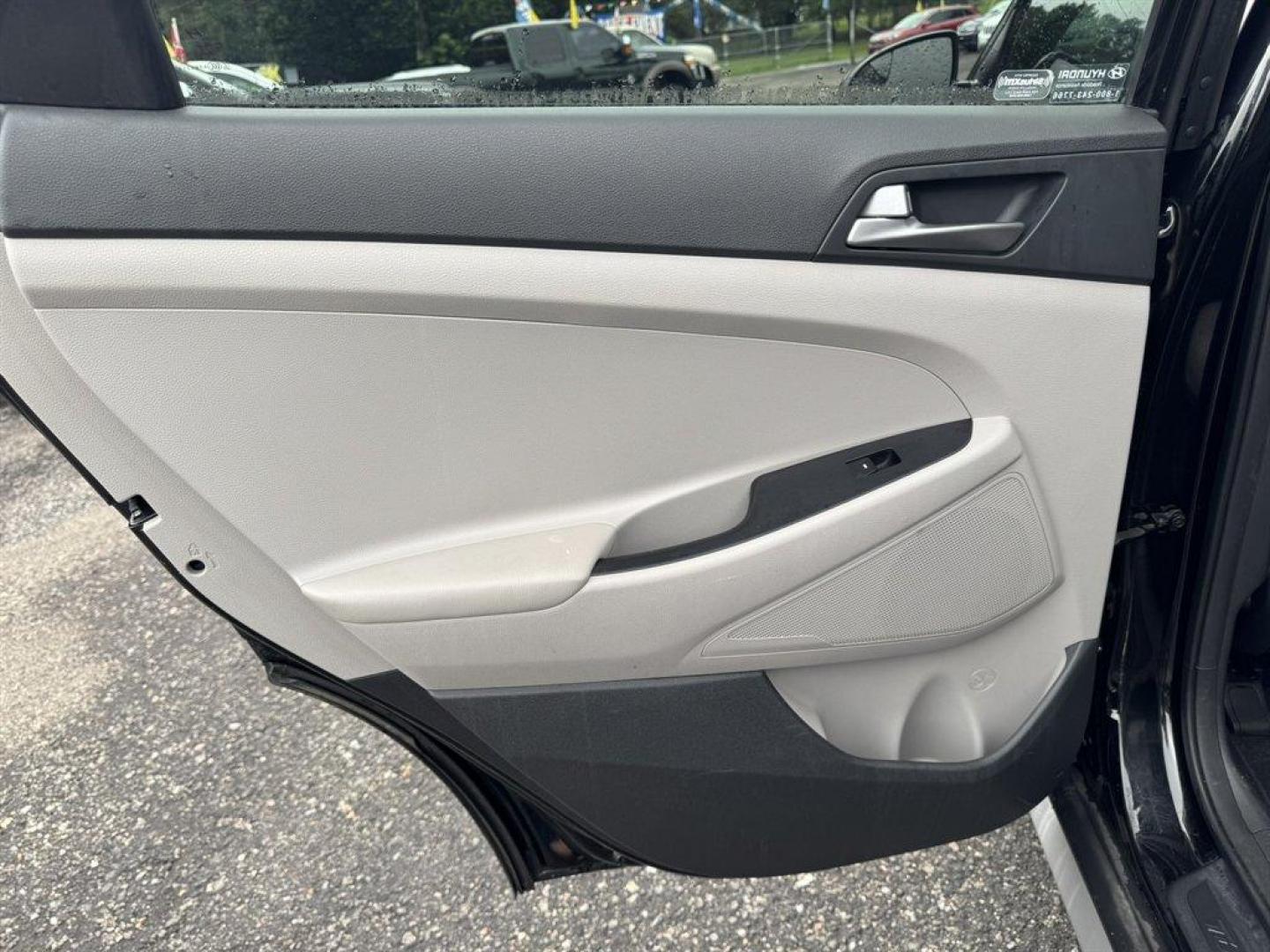 2018 Black /Grey Hyundai Tucson (KM8J33A41JU) with an 2.0l I-4 DI Dohc Cvvt 2.0 engine, Automatic transmission, located at 745 East Steele Rd., West Columbia, SC, 29170, (803) 755-9148, 33.927212, -81.148483 - Special Internet Price! 2018 Hyundai Tucson with AM/FM radio, Bluetooth, Backup camera, Cruise control, Keyless entry, Cloth interior, Powered windows, Powered door locks, Plus more! - Photo#22