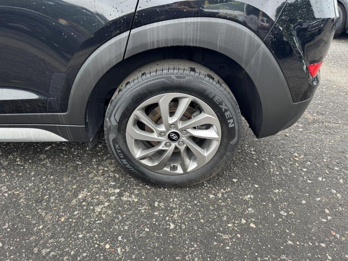 2018 Black /Grey Hyundai Tucson (KM8J33A41JU) with an 2.0l I-4 DI Dohc Cvvt 2.0 engine, Automatic transmission, located at 745 East Steele Rd., West Columbia, SC, 29170, (803) 755-9148, 33.927212, -81.148483 - Special Internet Price! 2018 Hyundai Tucson with AM/FM radio, Bluetooth, Backup camera, Cruise control, Keyless entry, Cloth interior, Powered windows, Powered door locks, Plus more! - Photo#31