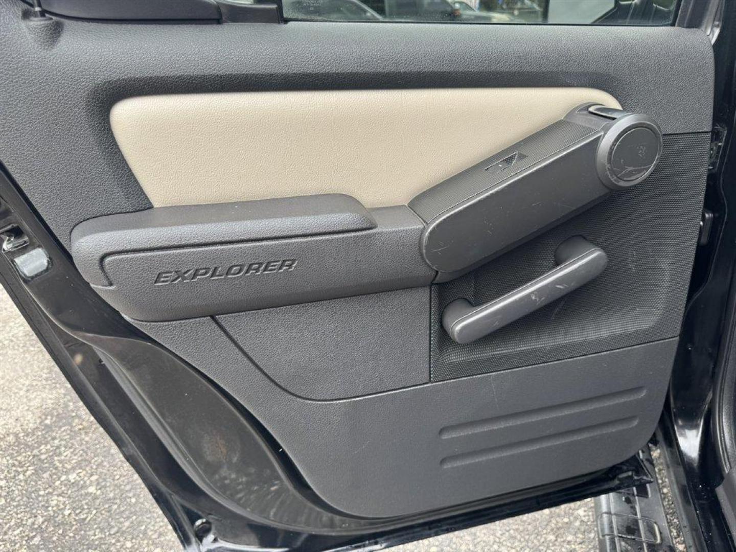 2007 Black /Black Ford Explorer Sport Trac (1FMEU33897U) with an 4.6l V8 EFI Sohc 4.6l engine, Automatic transmission, located at 745 East Steele Rd., West Columbia, SC, 29170, (803) 755-9148, 33.927212, -81.148483 - Special Internet Price! 2007 Ford Explorer Sport Trac - Photo#21