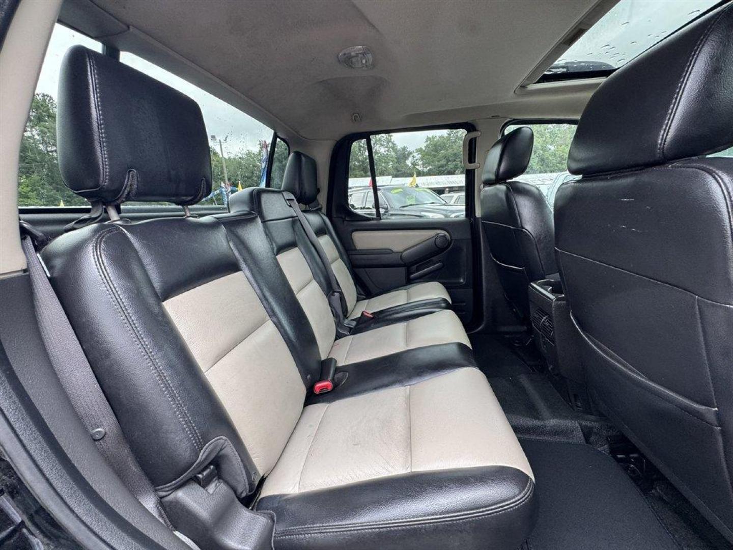 2007 Black /Black Ford Explorer Sport Trac (1FMEU33897U) with an 4.6l V8 EFI Sohc 4.6l engine, Automatic transmission, located at 745 East Steele Rd., West Columbia, SC, 29170, (803) 755-9148, 33.927212, -81.148483 - Special Internet Price! 2007 Ford Explorer Sport Trac - Photo#24