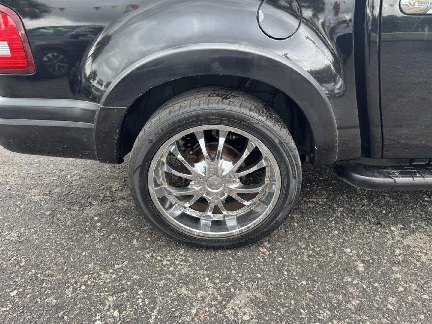 2007 Black /Black Ford Explorer Sport Trac (1FMEU33897U) with an 4.6l V8 EFI Sohc 4.6l engine, Automatic transmission, located at 745 East Steele Rd., West Columbia, SC, 29170, (803) 755-9148, 33.927212, -81.148483 - Special Internet Price! 2007 Ford Explorer Sport Trac - Photo#30
