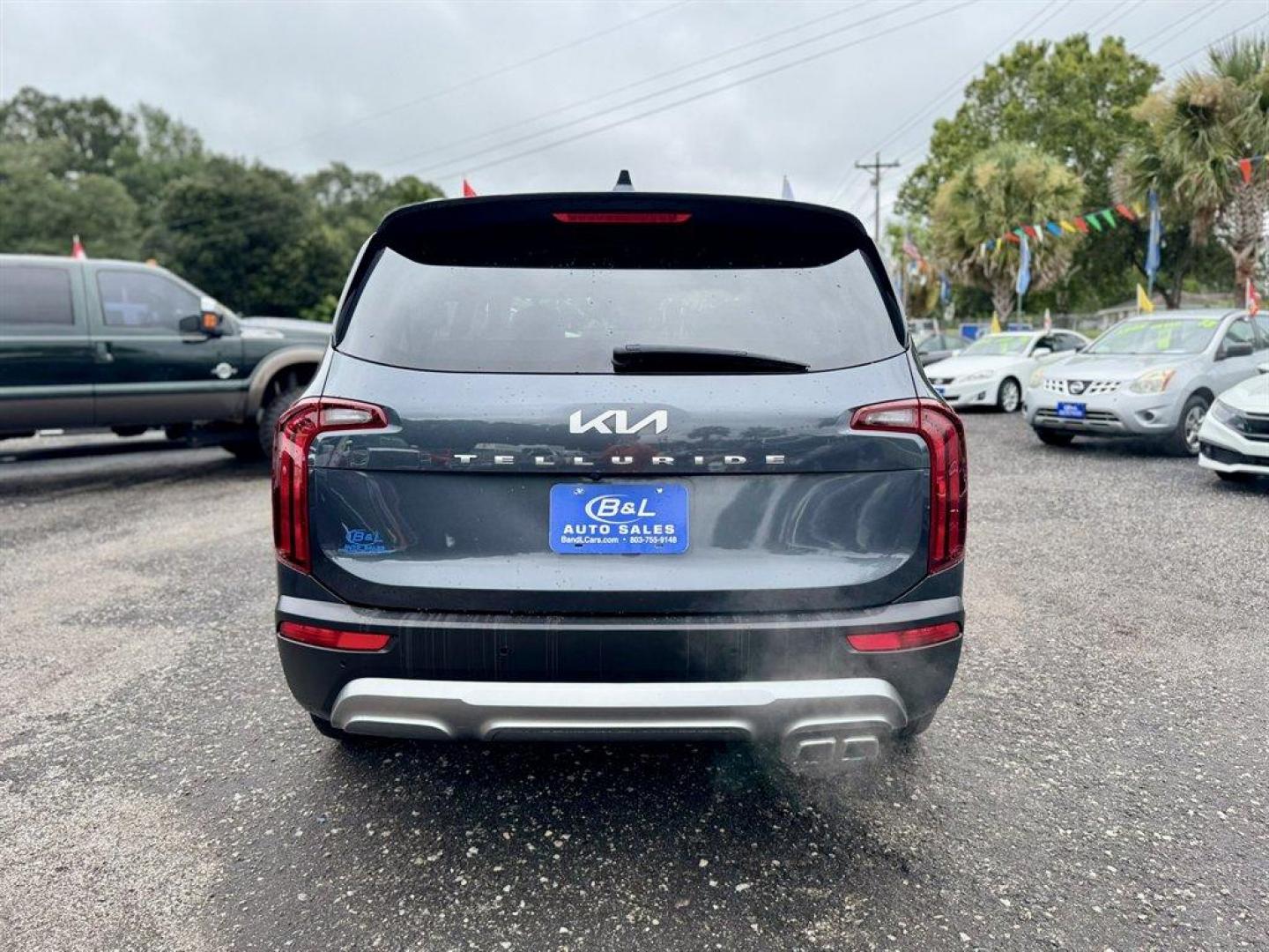 2022 Grey /Tan Kia Telluride (5XYP64HC3NG) with an 3.8l V6 DI Dohc 3.8l engine, Automatic transmission, located at 745 East Steele Rd., West Columbia, SC, 29170, (803) 755-9148, 33.927212, -81.148483 - Special Internet Price! 2022 Kia Telluride with AM/FM radio, Bluetooth, Backup camera, Navigation, Cruise control, Sunroof, Push to start, Keyless entry, Leather interior, 3rd row seating, Powered windows, Powered door locks, Plus more! - Photo#4