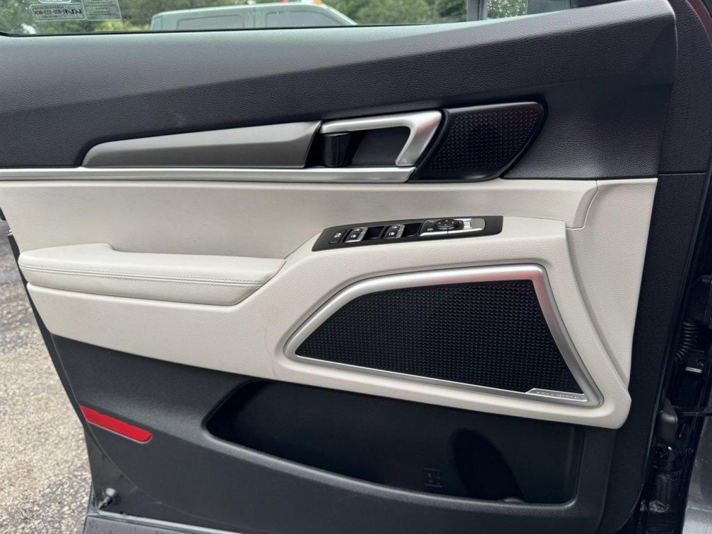 2022 Grey /Tan Kia Telluride (5XYP64HC3NG) with an 3.8l V6 DI Dohc 3.8l engine, Automatic transmission, located at 745 East Steele Rd., West Columbia, SC, 29170, (803) 755-9148, 33.927212, -81.148483 - Special Internet Price! 2022 Kia Telluride with AM/FM radio, Bluetooth, Backup camera, Navigation, Cruise control, Sunroof, Push to start, Keyless entry, Leather interior, 3rd row seating, Powered windows, Powered door locks, Plus more! - Photo#22