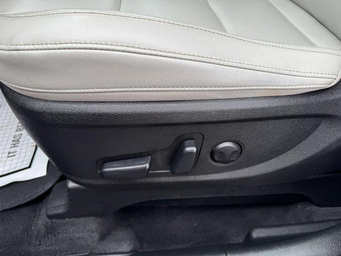 2022 Grey /Tan Kia Telluride (5XYP64HC3NG) with an 3.8l V6 DI Dohc 3.8l engine, Automatic transmission, located at 745 East Steele Rd., West Columbia, SC, 29170, (803) 755-9148, 33.927212, -81.148483 - Special Internet Price! 2022 Kia Telluride with AM/FM radio, Bluetooth, Backup camera, Navigation, Cruise control, Sunroof, Push to start, Keyless entry, Leather interior, 3rd row seating, Powered windows, Powered door locks, Plus more! - Photo#25