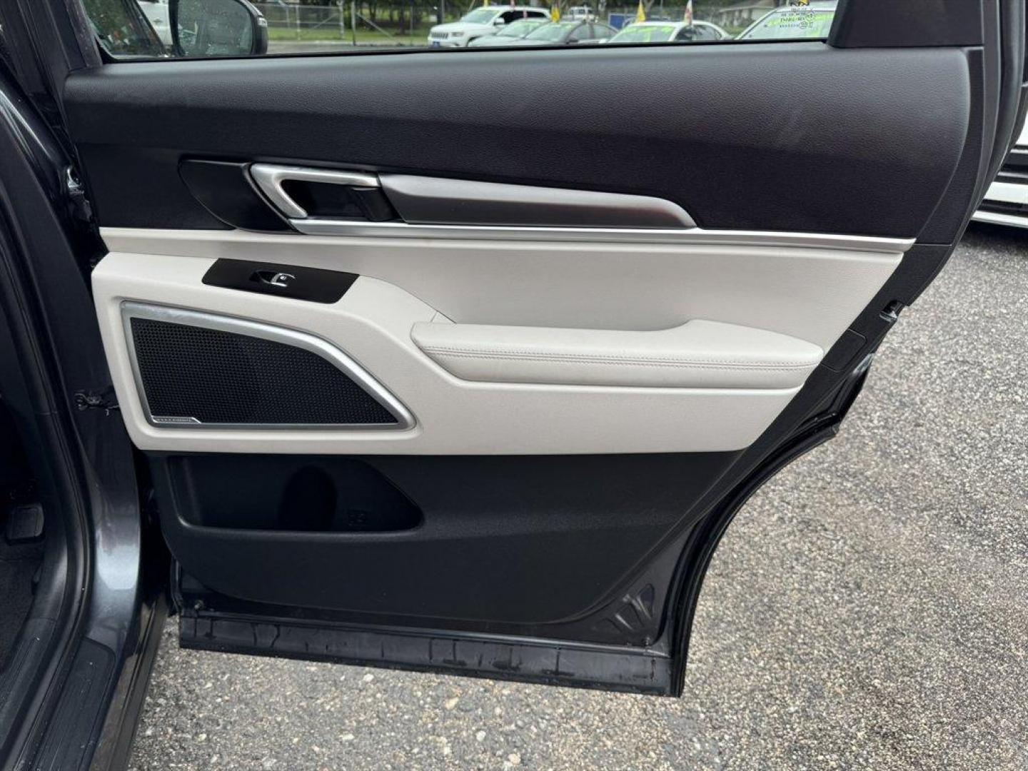 2022 Grey /Tan Kia Telluride (5XYP64HC3NG) with an 3.8l V6 DI Dohc 3.8l engine, Automatic transmission, located at 745 East Steele Rd., West Columbia, SC, 29170, (803) 755-9148, 33.927212, -81.148483 - Special Internet Price! 2022 Kia Telluride with AM/FM radio, Bluetooth, Backup camera, Navigation, Cruise control, Sunroof, Push to start, Keyless entry, Leather interior, 3rd row seating, Powered windows, Powered door locks, Plus more! - Photo#29