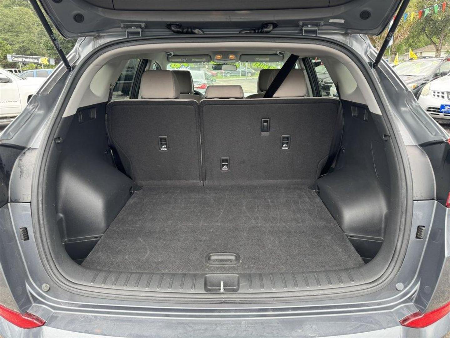 2016 Grey /Grey Hyundai Tucson (KM8J33A49GU) with an 2.0l I-4 DI Dohc Cvvt 2.0 engine, Automatic transmission, located at 745 East Steele Rd., West Columbia, SC, 29170, (803) 755-9148, 33.927212, -81.148483 - Special Internet Price! 2016 Hyundai Tucson with AM/FM radio, Bluetooth, Backup camera, Cruise control, Cloth interior, Powered driver seat, Powered windows, Powered door locks, Plus more! - Photo#28