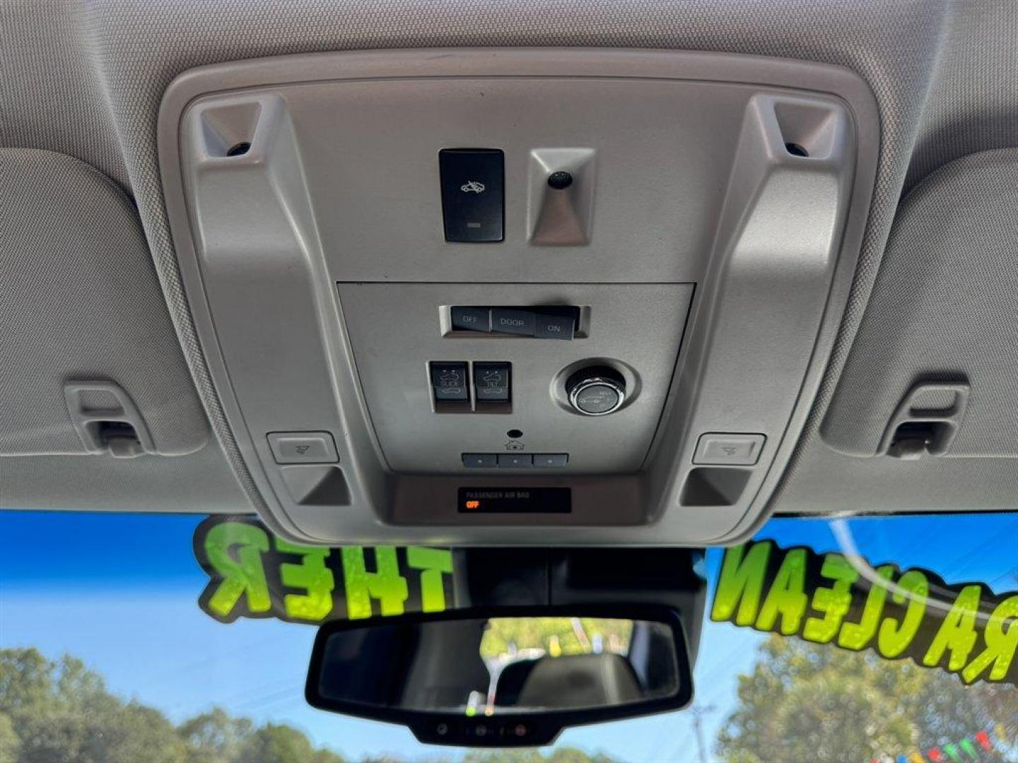 2015 Black /Black Chevrolet Suburban (1GNSCKKC0FR) with an 5.3l V8 DI VVT Flex 5.3l engine, Automatic transmission, located at 745 East Steele Rd., West Columbia, SC, 29170, (803) 755-9148, 33.927212, -81.148483 - Special Internet Price! 2015 Chevrolet Suburban - Photo#17