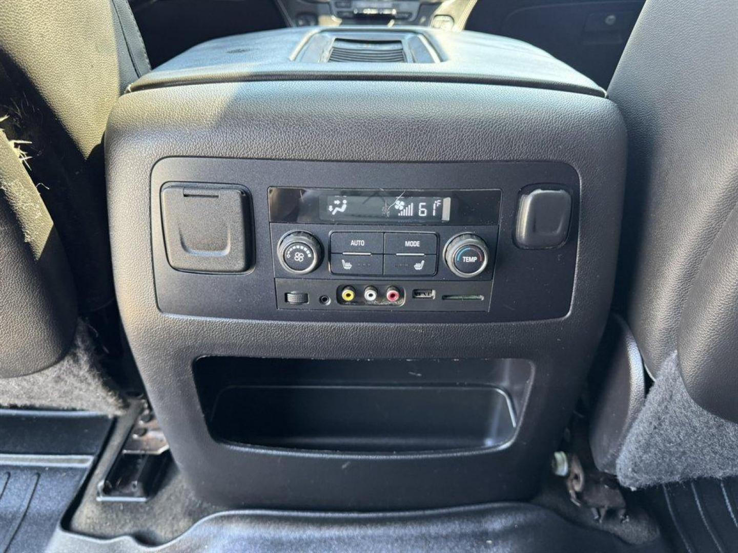 2015 Black /Black Chevrolet Suburban (1GNSCKKC0FR) with an 5.3l V8 DI VVT Flex 5.3l engine, Automatic transmission, located at 745 East Steele Rd., West Columbia, SC, 29170, (803) 755-9148, 33.927212, -81.148483 - Special Internet Price! 2015 Chevrolet Suburban - Photo#26