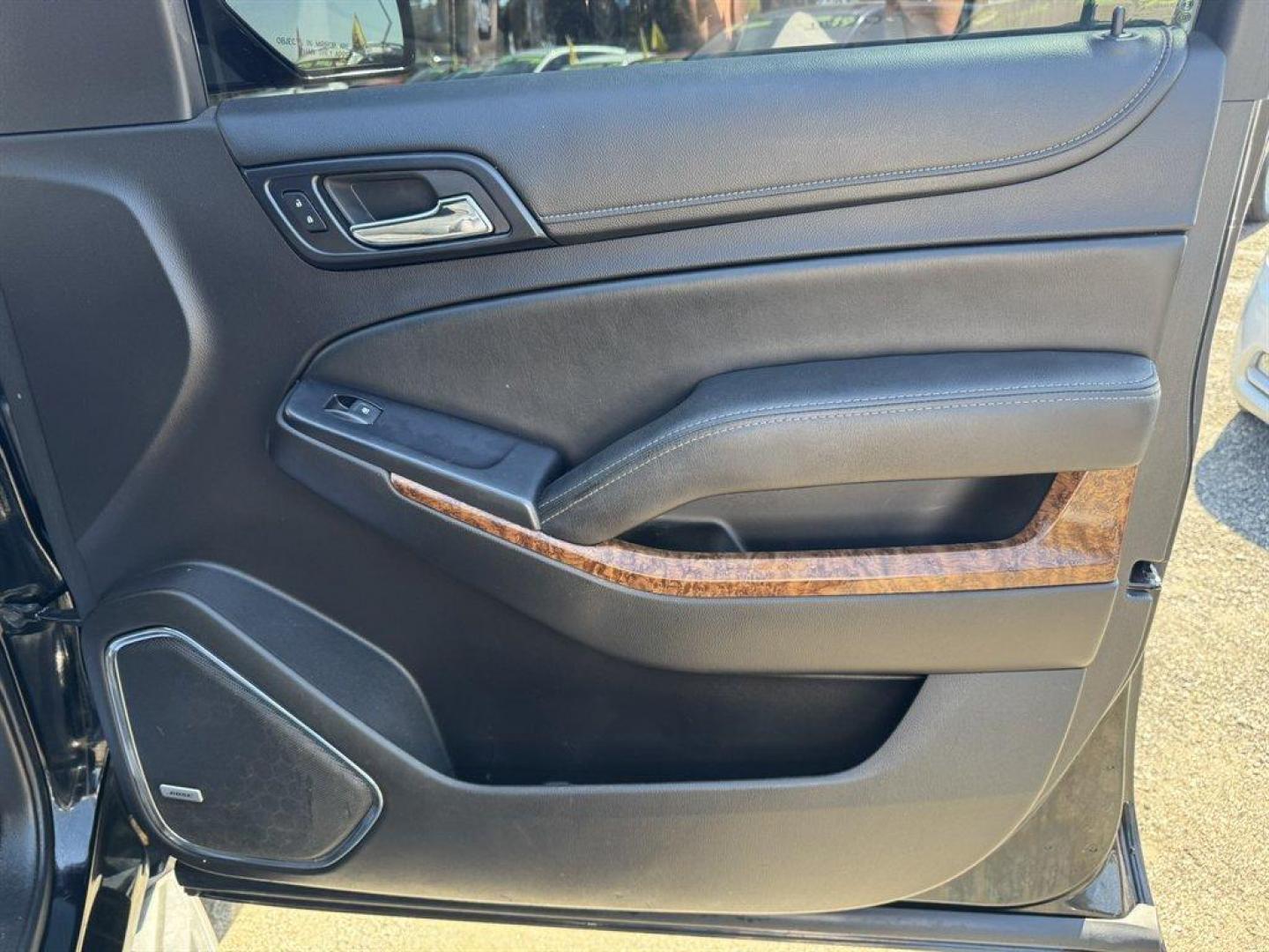 2015 Black /Black Chevrolet Suburban (1GNSCKKC0FR) with an 5.3l V8 DI VVT Flex 5.3l engine, Automatic transmission, located at 745 East Steele Rd., West Columbia, SC, 29170, (803) 755-9148, 33.927212, -81.148483 - Special Internet Price! 2015 Chevrolet Suburban - Photo#31