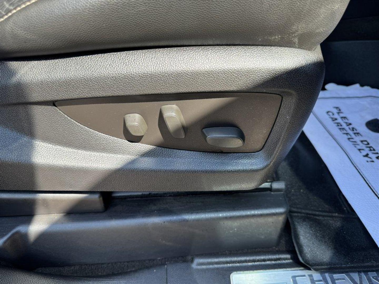 2015 Black /Black Chevrolet Suburban (1GNSCKKC0FR) with an 5.3l V8 DI VVT Flex 5.3l engine, Automatic transmission, located at 745 East Steele Rd., West Columbia, SC, 29170, (803) 755-9148, 33.927212, -81.148483 - Special Internet Price! 2015 Chevrolet Suburban - Photo#33