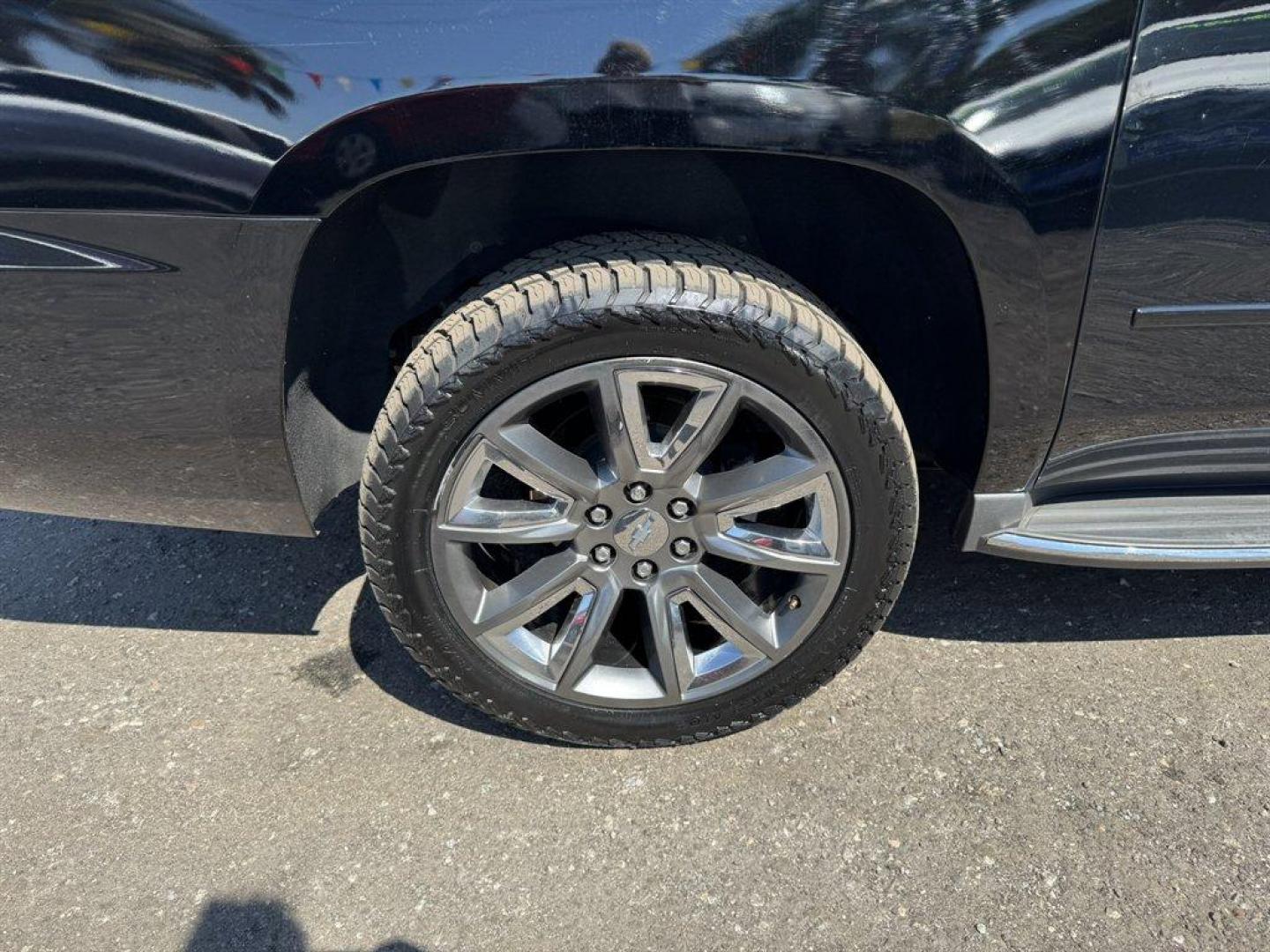 2015 Black /Black Chevrolet Suburban (1GNSCKKC0FR) with an 5.3l V8 DI VVT Flex 5.3l engine, Automatic transmission, located at 745 East Steele Rd., West Columbia, SC, 29170, (803) 755-9148, 33.927212, -81.148483 - Special Internet Price! 2015 Chevrolet Suburban - Photo#39