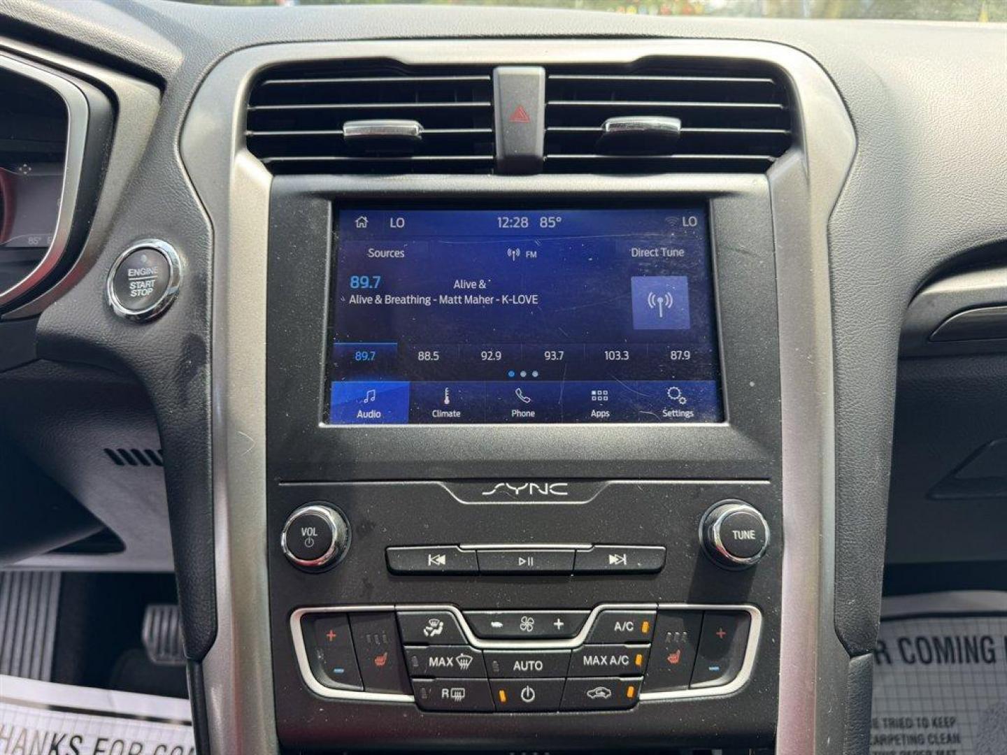 2019 White /Black Ford Fusion (3FA6P0CD8KR) with an 1.5l I-4 DI Dohc Ecoboost engine, Automatic transmission, located at 745 East Steele Rd., West Columbia, SC, 29170, (803) 755-9148, 33.927212, -81.148483 - Special Internet Price! 2019 Ford Fusion with AM/FM radio, Backup camera, Cruise control, Keyless entry, Leather interior, Powered driver seat, Powered windows, Powered door locks, Plus more! - Photo#12