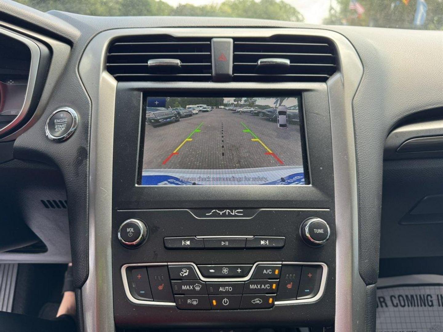 2019 White /Black Ford Fusion (3FA6P0CD8KR) with an 1.5l I-4 DI Dohc Ecoboost engine, Automatic transmission, located at 745 East Steele Rd., West Columbia, SC, 29170, (803) 755-9148, 33.927212, -81.148483 - Special Internet Price! 2019 Ford Fusion with AM/FM radio, Backup camera, Cruise control, Keyless entry, Leather interior, Powered driver seat, Powered windows, Powered door locks, Plus more! - Photo#13