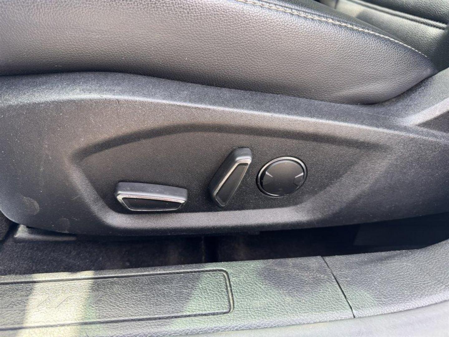 2019 White /Black Ford Fusion (3FA6P0CD8KR) with an 1.5l I-4 DI Dohc Ecoboost engine, Automatic transmission, located at 745 East Steele Rd., West Columbia, SC, 29170, (803) 755-9148, 33.927212, -81.148483 - Special Internet Price! 2019 Ford Fusion with AM/FM radio, Backup camera, Cruise control, Keyless entry, Leather interior, Powered driver seat, Powered windows, Powered door locks, Plus more! - Photo#24