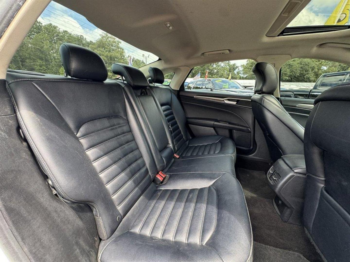 2019 White /Black Ford Fusion (3FA6P0CD8KR) with an 1.5l I-4 DI Dohc Ecoboost engine, Automatic transmission, located at 745 East Steele Rd., West Columbia, SC, 29170, (803) 755-9148, 33.927212, -81.148483 - Special Internet Price! 2019 Ford Fusion with AM/FM radio, Backup camera, Cruise control, Keyless entry, Leather interior, Powered driver seat, Powered windows, Powered door locks, Plus more! - Photo#28