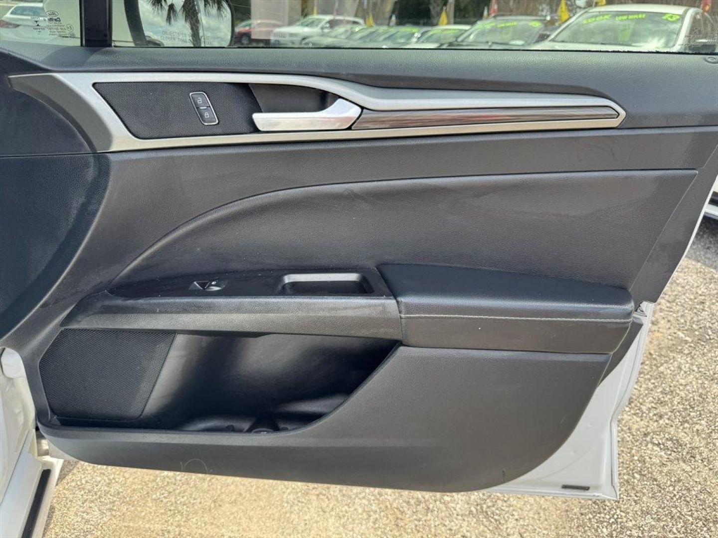 2019 White /Black Ford Fusion (3FA6P0CD8KR) with an 1.5l I-4 DI Dohc Ecoboost engine, Automatic transmission, located at 745 East Steele Rd., West Columbia, SC, 29170, (803) 755-9148, 33.927212, -81.148483 - Special Internet Price! 2019 Ford Fusion with AM/FM radio, Backup camera, Cruise control, Keyless entry, Leather interior, Powered driver seat, Powered windows, Powered door locks, Plus more! - Photo#29