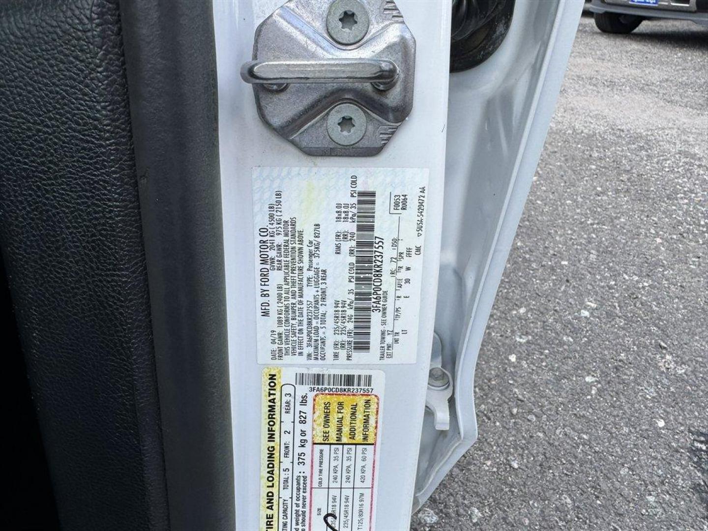 2019 White /Black Ford Fusion (3FA6P0CD8KR) with an 1.5l I-4 DI Dohc Ecoboost engine, Automatic transmission, located at 745 East Steele Rd., West Columbia, SC, 29170, (803) 755-9148, 33.927212, -81.148483 - Special Internet Price! 2019 Ford Fusion with AM/FM radio, Backup camera, Cruise control, Keyless entry, Leather interior, Powered driver seat, Powered windows, Powered door locks, Plus more! - Photo#37