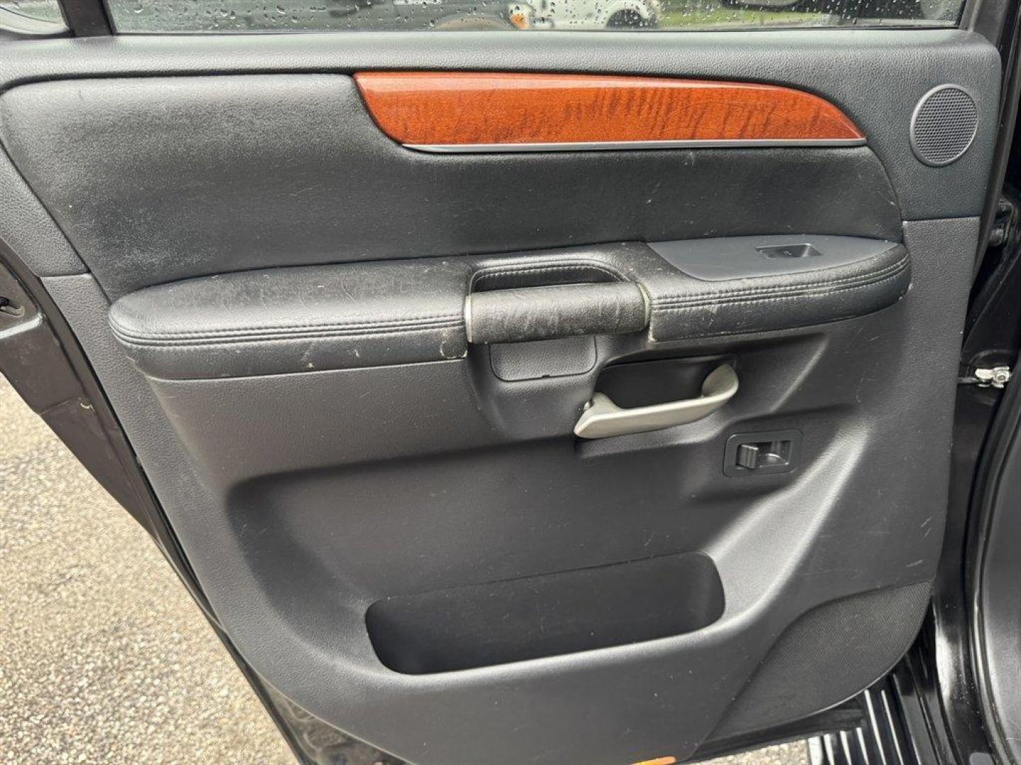 2009 Black /Black Infiniti QX56 (5N3AA08D89N) with an 5.6l V8 MPI Dohc 5.6l engine, Automatic transmission, located at 745 East Steele Rd., West Columbia, SC, 29170, (803) 755-9148, 33.927212, -81.148483 - Special Internet Price! 2009 Infiniti QX56 with AM/FM radio, Backup camera, Navigation, Cruise control, Sunroof, Leather interior, 3rd row seating, Heated seats, Keyless entry, Powered liftgate, Powered windows, Powered door locks, Plus more! - Photo#23