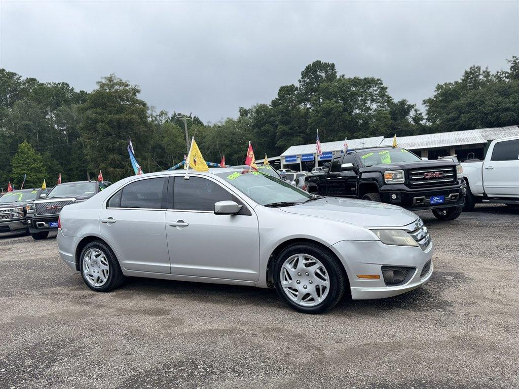 2010 Grey /Grey Ford Fusion (3FAHP0HA6AR) with an 2.5l I-4 Smpi Dohc 2.5l engine, Automatic transmission, located at 745 East Steele Rd., West Columbia, SC, 29170, (803) 755-9148, 33.927212, -81.148483 - Special Internet Price! 2010 Ford Fusion with AM/FM radio, Cruise control, Cloth interior, Powered windows, Powered door locks, Plus more! - Photo#2
