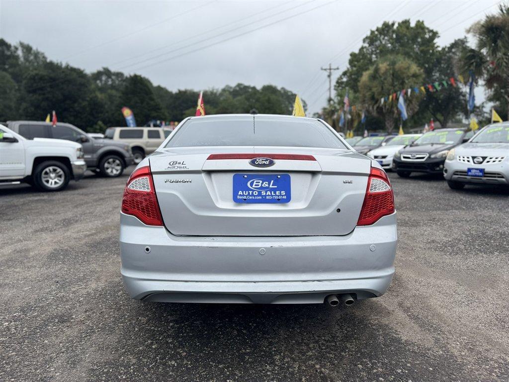 2010 Grey /Grey Ford Fusion (3FAHP0HA6AR) with an 2.5l I-4 Smpi Dohc 2.5l engine, Automatic transmission, located at 745 East Steele Rd., West Columbia, SC, 29170, (803) 755-9148, 33.927212, -81.148483 - Special Internet Price! 2010 Ford Fusion with AM/FM radio, Cruise control, Cloth interior, Powered windows, Powered door locks, Plus more! - Photo#4