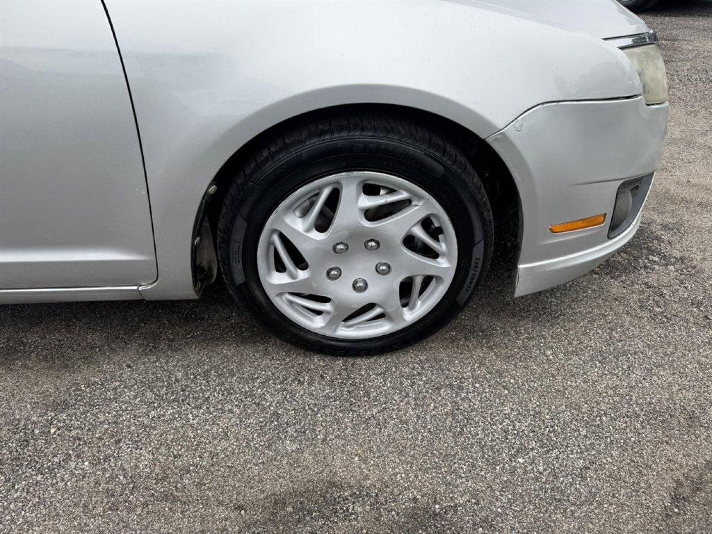 2010 Grey /Grey Ford Fusion (3FAHP0HA6AR) with an 2.5l I-4 Smpi Dohc 2.5l engine, Automatic transmission, located at 745 East Steele Rd., West Columbia, SC, 29170, (803) 755-9148, 33.927212, -81.148483 - Special Internet Price! 2010 Ford Fusion with AM/FM radio, Cruise control, Cloth interior, Powered windows, Powered door locks, Plus more! - Photo#27