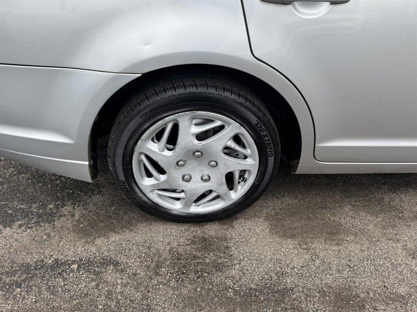 2010 Grey /Grey Ford Fusion (3FAHP0HA6AR) with an 2.5l I-4 Smpi Dohc 2.5l engine, Automatic transmission, located at 745 East Steele Rd., West Columbia, SC, 29170, (803) 755-9148, 33.927212, -81.148483 - Special Internet Price! 2010 Ford Fusion with AM/FM radio, Cruise control, Cloth interior, Powered windows, Powered door locks, Plus more! - Photo#28