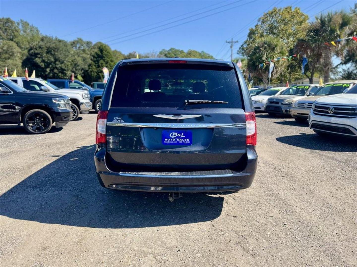 2014 Grey /Black Chrysler Town and Country (2C4RC1CG6ER) with an 3.6l V6 MPI Dohc VVT Flex engine, Automatic transmission, located at 745 East Steele Rd., West Columbia, SC, 29170, (803) 755-9148, 33.927212, -81.148483 - Special Internet Price!2014 Chrsyler Town and Country - Photo#4