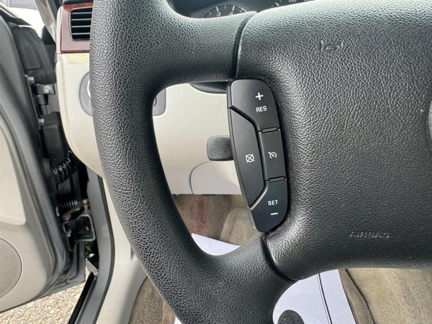 2007 Grey /Grey Chevrolet Impala (2G1WT55N679) with an 3.5l V6 MPI 3.5l engine, Automatic transmission, located at 745 East Steele Rd., West Columbia, SC, 29170, (803) 755-9148, 33.927212, -81.148483 - Special Internet Price! 2007 Chevrolet Impala - Photo#8