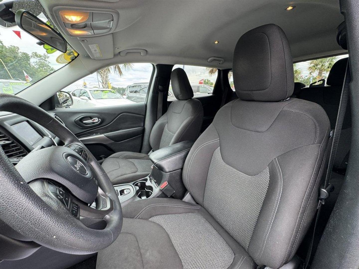 2019 Silver /Black Jeep Cherokee (1C4PJLCX1KD) with an 3.2l V6 Smpi Dohc 3.2l engine, Automatic transmission, located at 745 East Steele Rd., West Columbia, SC, 29170, (803) 755-9148, 33.927212, -81.148483 - Special Internet Price! 2019 Jeep Cherokee - Photo#18