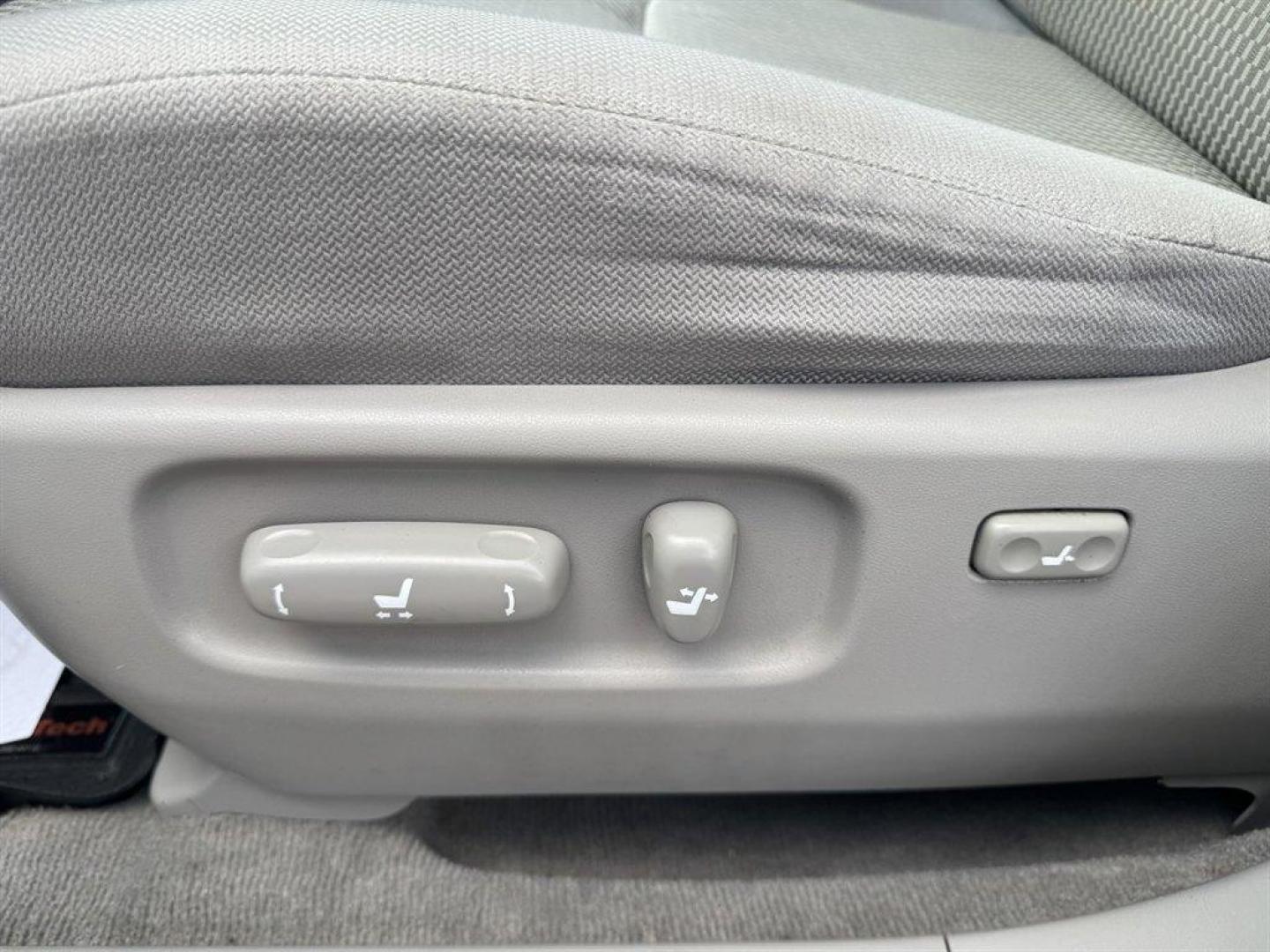 2005 Silver /Grey Toyota Highlander (JTEGD21A050) with an 2.4l I-4 SFI Dohc 2.4l engine, Automatic transmission, located at 745 East Steele Rd., West Columbia, SC, 29170, (803) 755-9148, 33.927212, -81.148483 - Special Internet Price! 2005 Toyota Highlander - Photo#14