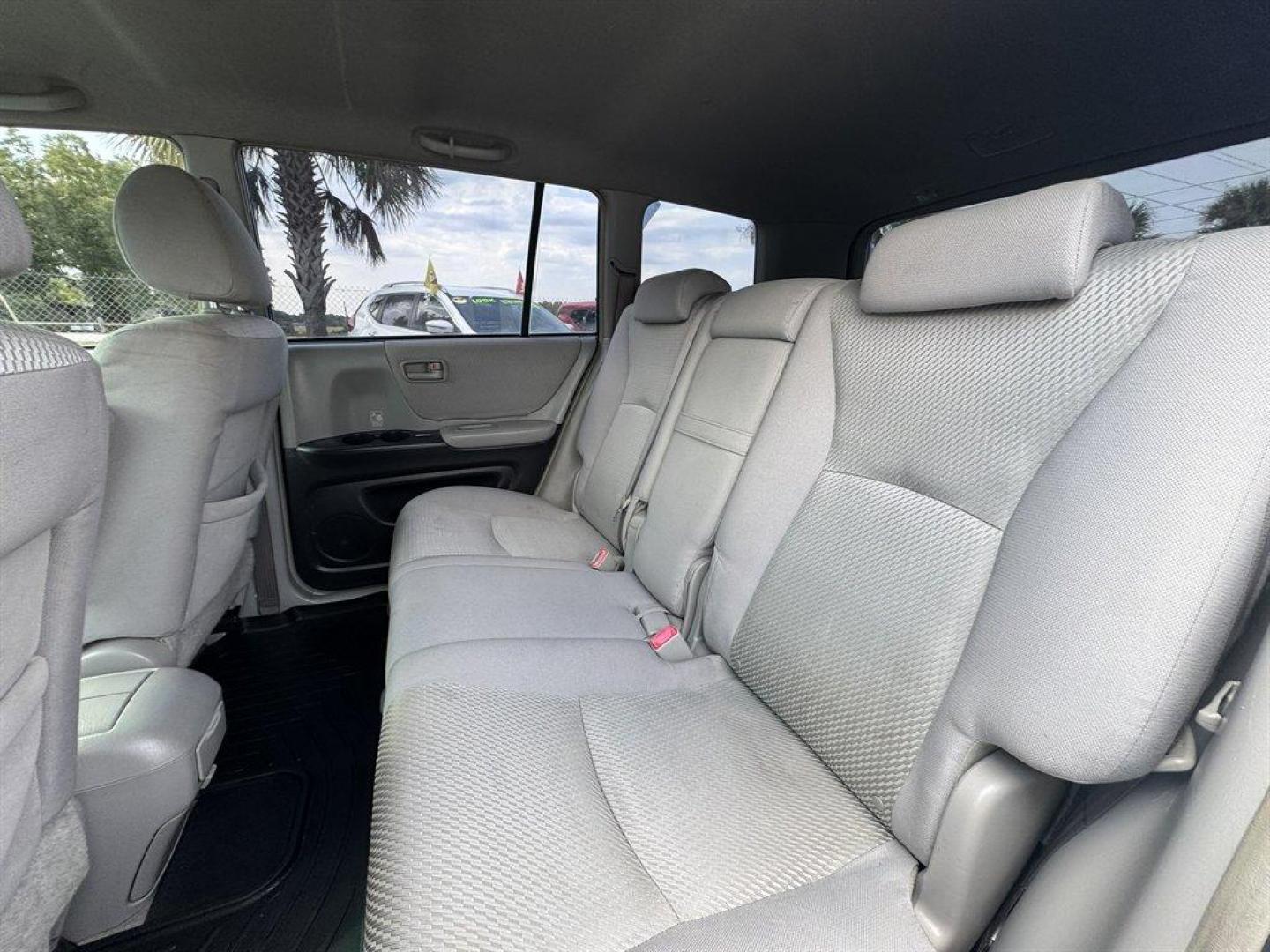 2005 Silver /Grey Toyota Highlander (JTEGD21A050) with an 2.4l I-4 SFI Dohc 2.4l engine, Automatic transmission, located at 745 East Steele Rd., West Columbia, SC, 29170, (803) 755-9148, 33.927212, -81.148483 - Special Internet Price! 2005 Toyota Highlander - Photo#16