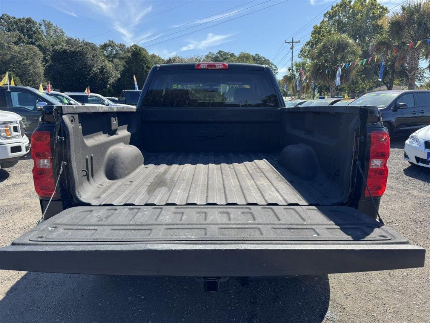 2018 Black /Black Chevrolet Silverado 1500 (2GCRCREC2J1) with an 5.3l V8 DI VVT Flex 5.3l engine, Automatic transmission, located at 745 East Steele Rd., West Columbia, SC, 29170, (803) 755-9148, 33.927212, -81.148483 - Special Internet Price! 2018 Chevrolet Silverado - Photo#27