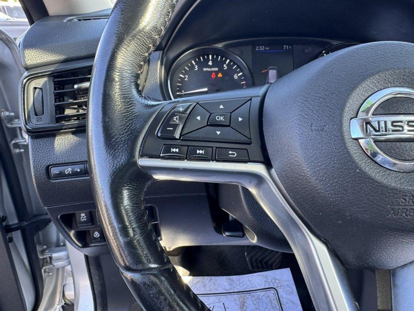 2019 Silver /Black Nissan Rogue (JN8AT2MV9KW) with an 2.5l I-4 MPI Dohc 2.5l engine, Automatic transmission, located at 745 East Steele Rd., West Columbia, SC, 29170, (803) 755-9148, 33.927212, -81.148483 - Special Internet Price! 2019 Nissan Rogue - Photo#8