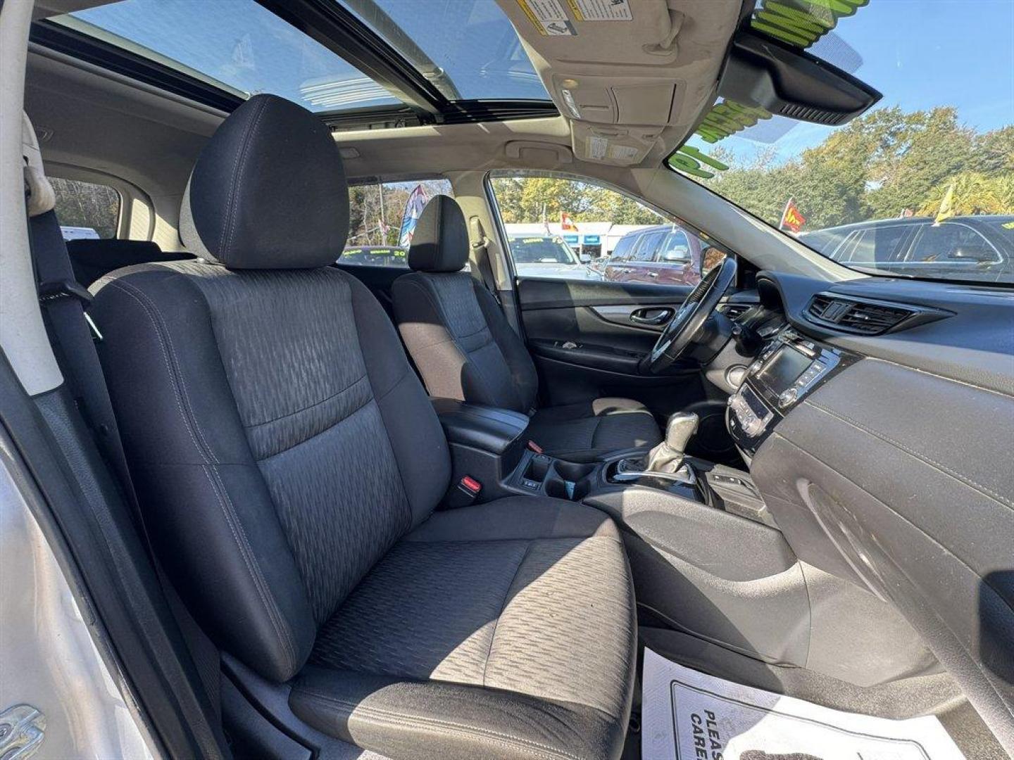 2019 Silver /Black Nissan Rogue (JN8AT2MV9KW) with an 2.5l I-4 MPI Dohc 2.5l engine, Automatic transmission, located at 745 East Steele Rd., West Columbia, SC, 29170, (803) 755-9148, 33.927212, -81.148483 - Special Internet Price! 2019 Nissan Rogue - Photo#27