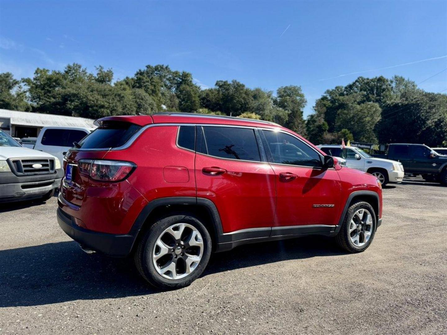 2019 Red /Black Jeep Compass (3C4NJCCB9KT) with an 2.4l I-4 MPI Sohc 2.4l engine, Automatic transmission, located at 745 East Steele Rd., West Columbia, SC, 29170, (803) 755-9148, 33.927212, -81.148483 - Special Internet Price! 2019 Jeep Compass - Photo#3
