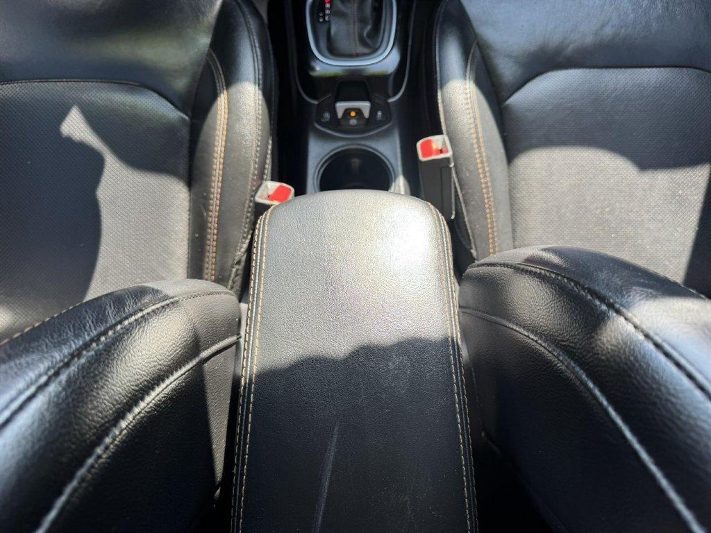 2019 Red /Black Jeep Compass (3C4NJCCB9KT) with an 2.4l I-4 MPI Sohc 2.4l engine, Automatic transmission, located at 745 East Steele Rd., West Columbia, SC, 29170, (803) 755-9148, 33.927212, -81.148483 - Special Internet Price! 2019 Jeep Compass - Photo#16