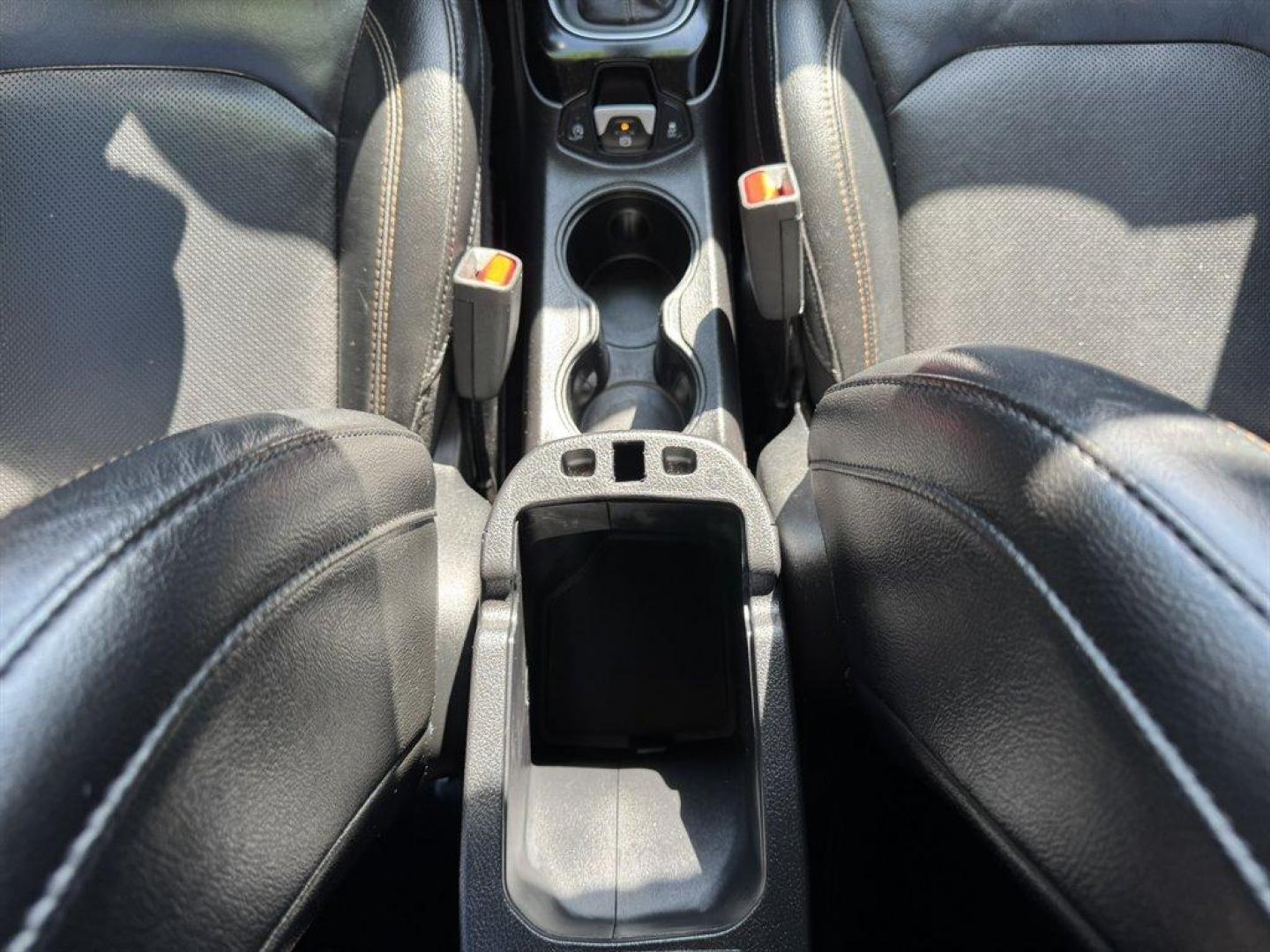 2019 Red /Black Jeep Compass (3C4NJCCB9KT) with an 2.4l I-4 MPI Sohc 2.4l engine, Automatic transmission, located at 745 East Steele Rd., West Columbia, SC, 29170, (803) 755-9148, 33.927212, -81.148483 - Special Internet Price! 2019 Jeep Compass - Photo#17