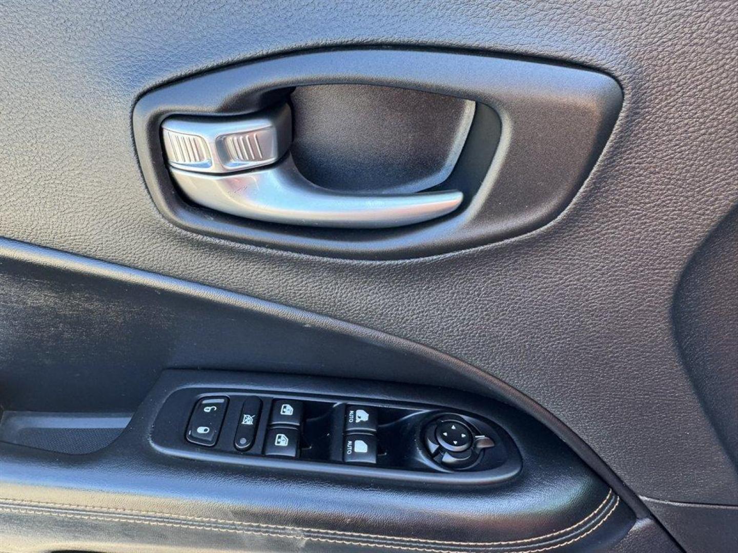 2019 Red /Black Jeep Compass (3C4NJCCB9KT) with an 2.4l I-4 MPI Sohc 2.4l engine, Automatic transmission, located at 745 East Steele Rd., West Columbia, SC, 29170, (803) 755-9148, 33.927212, -81.148483 - Special Internet Price! 2019 Jeep Compass - Photo#20