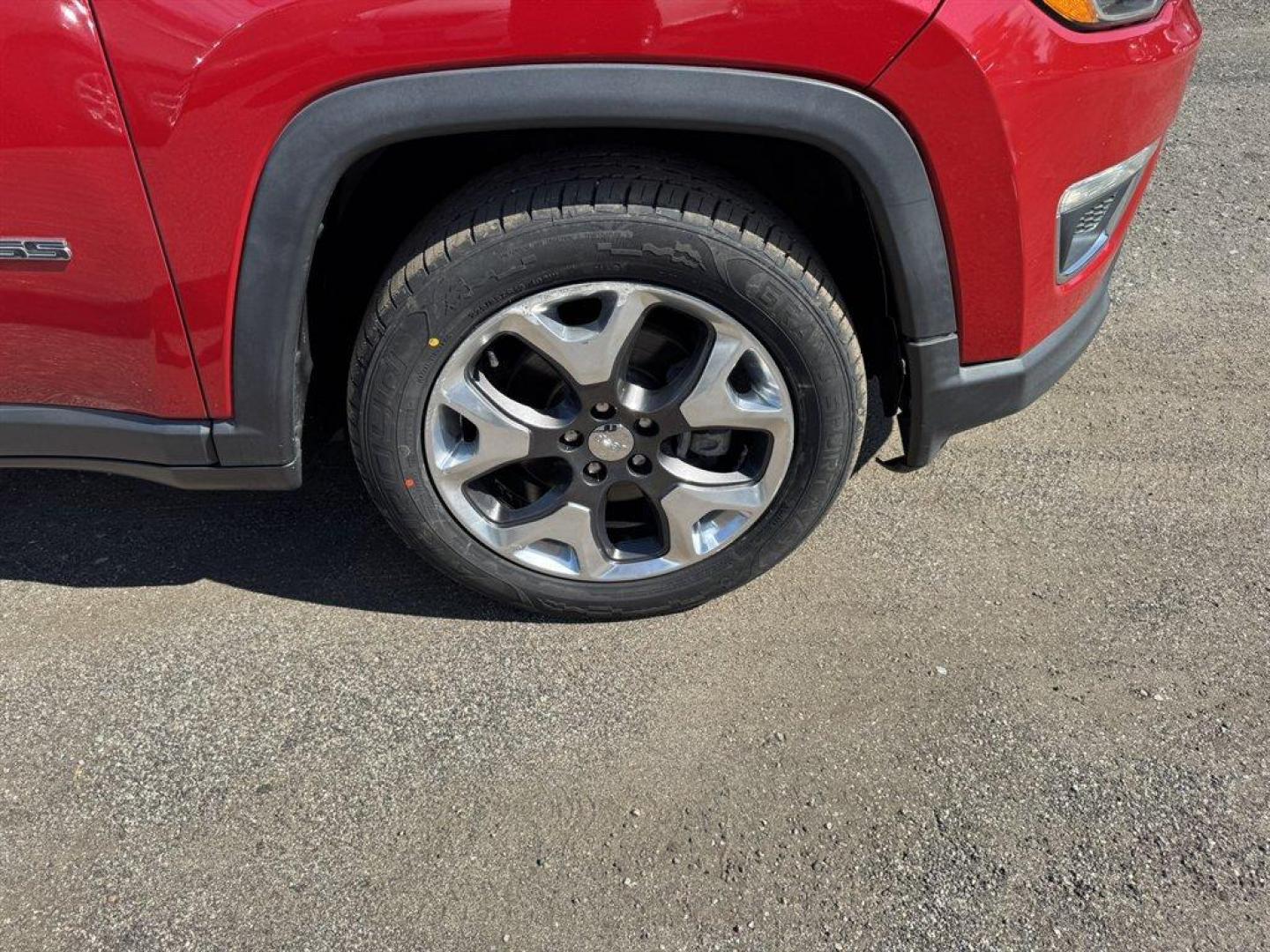 2019 Red /Black Jeep Compass (3C4NJCCB9KT) with an 2.4l I-4 MPI Sohc 2.4l engine, Automatic transmission, located at 745 East Steele Rd., West Columbia, SC, 29170, (803) 755-9148, 33.927212, -81.148483 - Special Internet Price! 2019 Jeep Compass - Photo#30