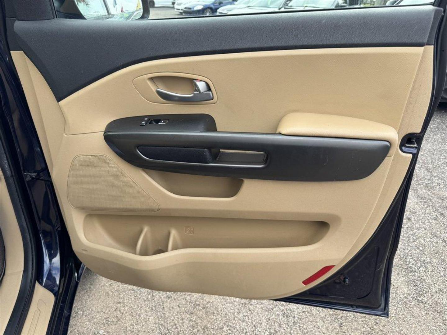 2019 Blue /Tan Kia Sedona (KNDMB5C15K6) with an 3.3l V6 DI Dohc 3.3l engine, Automatic transmission, located at 745 East Steele Rd., West Columbia, SC, 29170, (803) 755-9148, 33.927212, -81.148483 - Special Internet Price! 2019 Kia Sedona - Photo#26