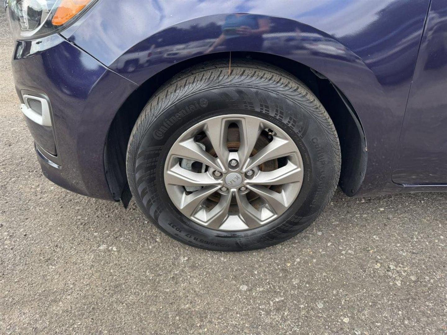 2019 Blue /Tan Kia Sedona (KNDMB5C15K6) with an 3.3l V6 DI Dohc 3.3l engine, Automatic transmission, located at 745 East Steele Rd., West Columbia, SC, 29170, (803) 755-9148, 33.927212, -81.148483 - Special Internet Price! 2019 Kia Sedona - Photo#33