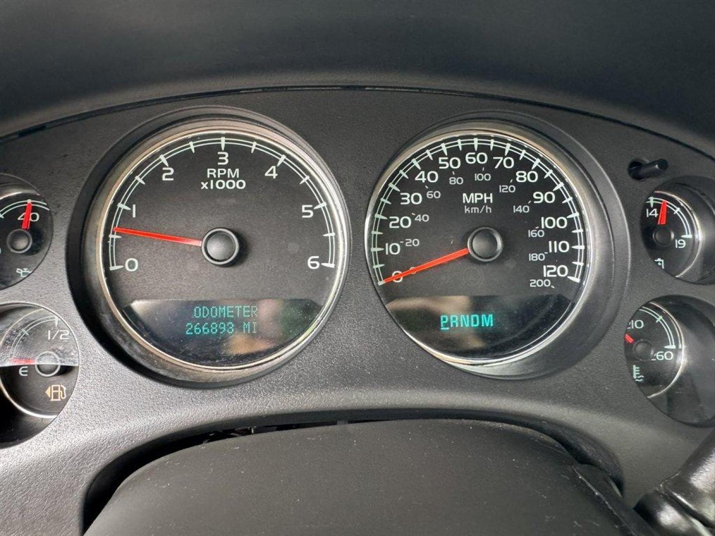 2008 Black /Black GMC Yukon (1GKEC63828J) with an 6.2l V8 SFI OHV HO 6.2l engine, Automatic transmission, located at 745 East Steele Rd., West Columbia, SC, 29170, (803) 755-9148, 33.927212, -81.148483 - Special Internet Price! 2008 GMC Yukon - Photo#10