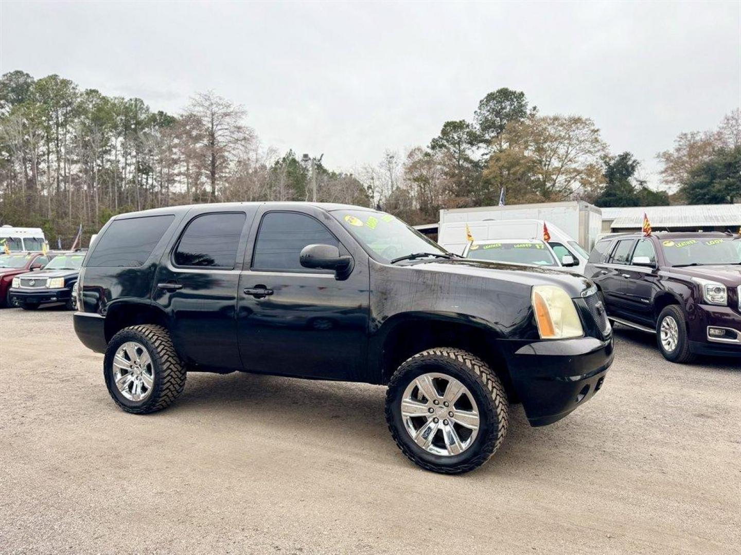 2008 Black /Black GMC Yukon (1GKEC63828J) with an 6.2l V8 SFI OHV HO 6.2l engine, Automatic transmission, located at 745 East Steele Rd., West Columbia, SC, 29170, (803) 755-9148, 33.927212, -81.148483 - Photo#2